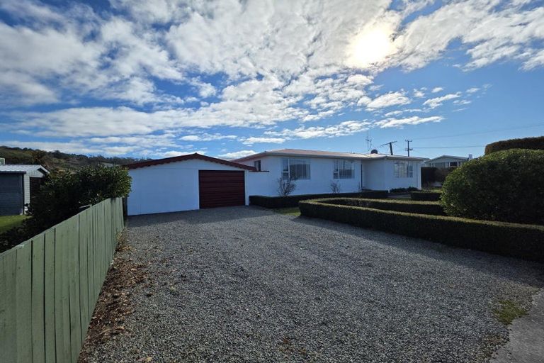 Photo of property in 52 Taward Street, Oamaru North, Oamaru, 9400