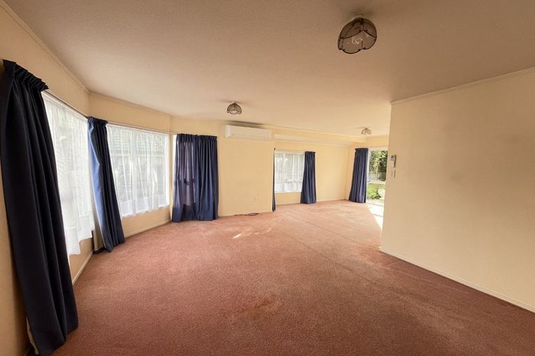 Photo of property in 35b Grays Road, Camborne, Porirua, 5026