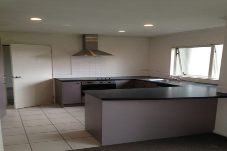 Photo of property in 39 Seymour Road, Sunnyvale, Auckland, 0612