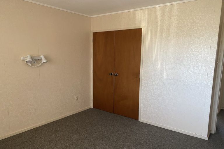 Photo of property in 1/6 Annette Avenue, Te Atatu South, Auckland, 0610