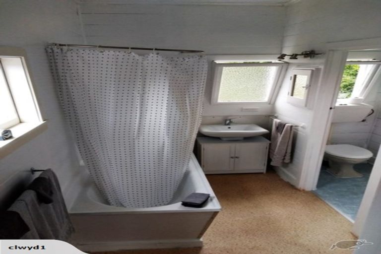 Photo of property in 43 Oxford Street, Lyttelton, 8082