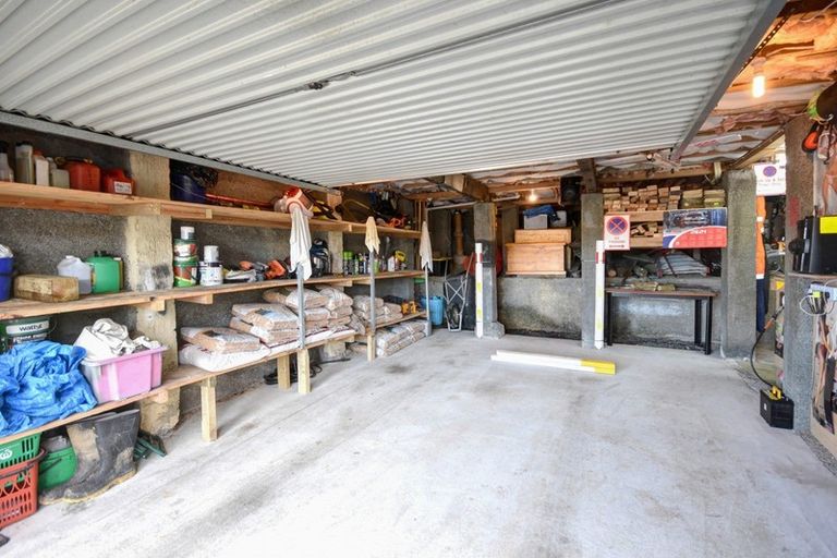 Photo of property in 297 Main South Road, Green Island, Dunedin, 9018