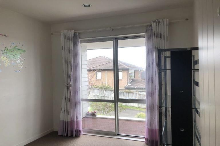 Photo of property in 14 Hilton Close, Fairview Heights, Auckland, 0632