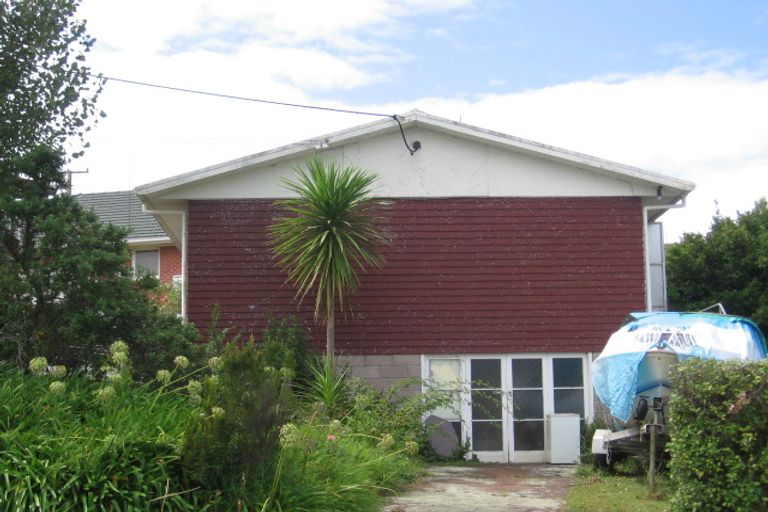 Photo of property in 3 Gulf View Road, Murrays Bay, Auckland, 0630