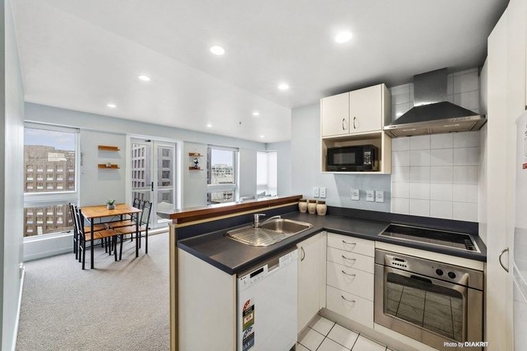 Photo of property in Terrace Heights Apartments, 8e/163 The Terrace, Wellington Central, Wellington, 6011