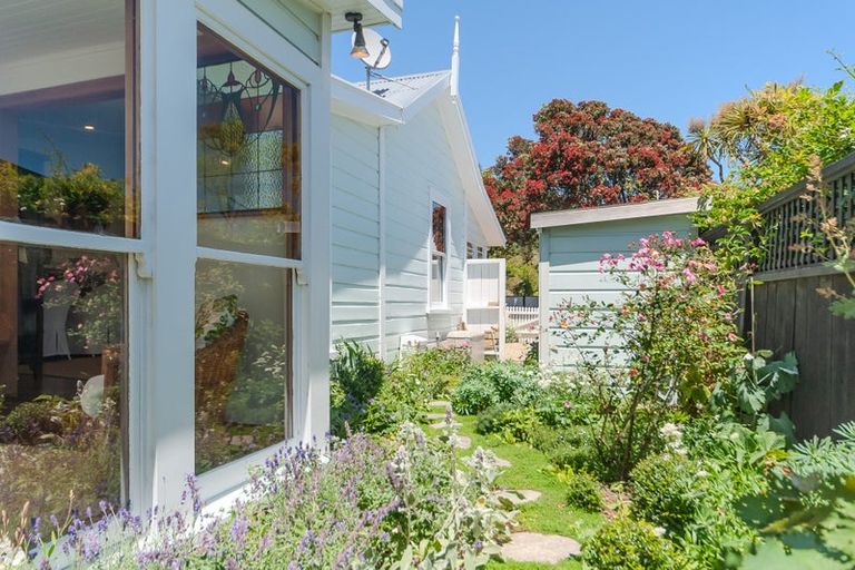Photo of property in 1 Totara St Rona Bay, Eastbourne, Lower Hutt, 5013