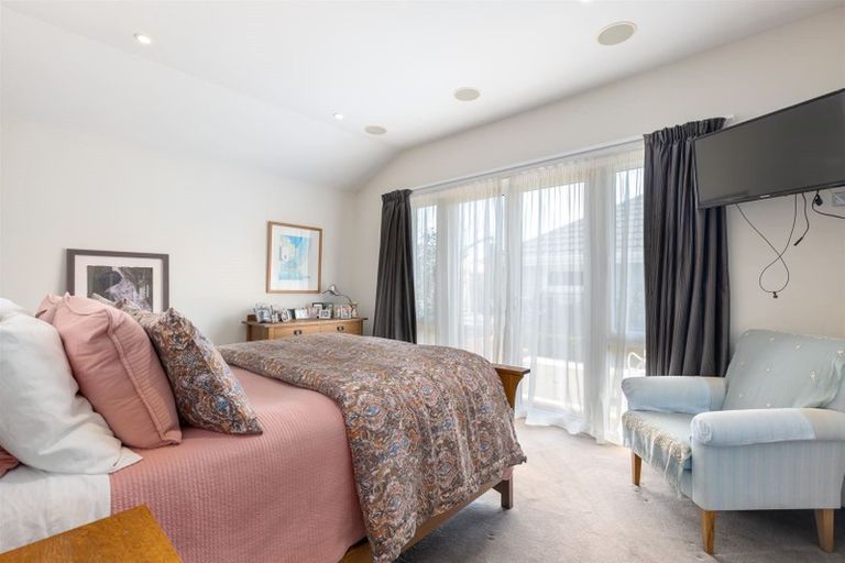 Photo of property in 4 Bradshaw Terrace, Riccarton, Christchurch, 8011