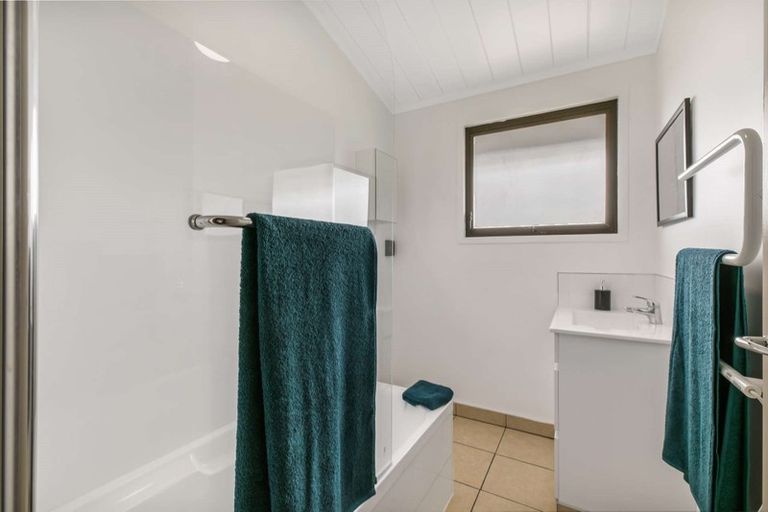 Photo of property in 50 Cumberland Crescent, Welcome Bay, Tauranga, 3112