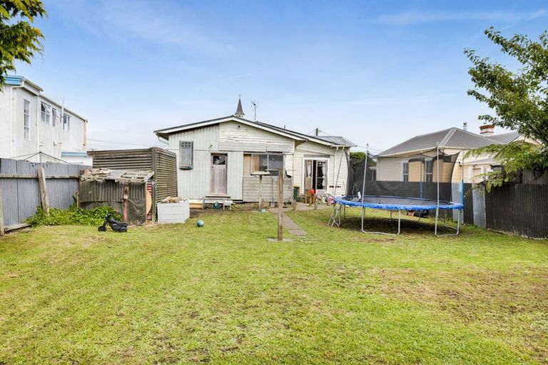 Photo of property in 265 Princes Street, Hawera, 4610