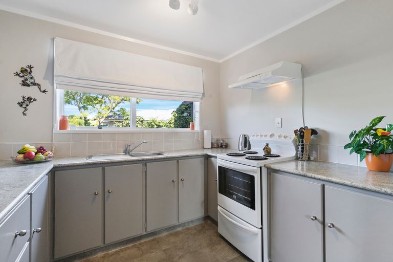 Photo of property in 2/24 Oxley Avenue, St Albans, Christchurch, 8014