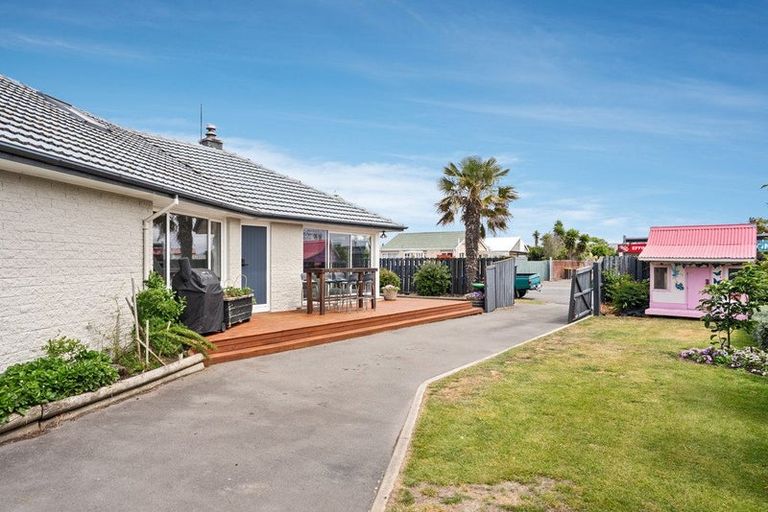 Photo of property in 82 Effingham Street, North New Brighton, Christchurch, 8083
