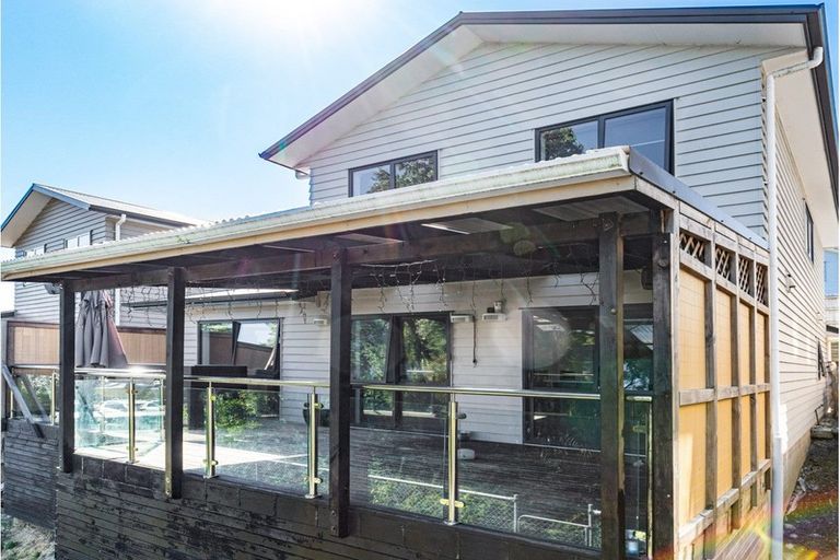 Photo of property in 22a Sabulite Road, Kelston, Auckland, 0602