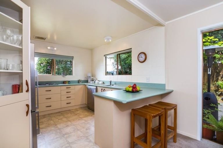 Photo of property in 9 Reeves Road, Acacia Bay, Taupo, 3330