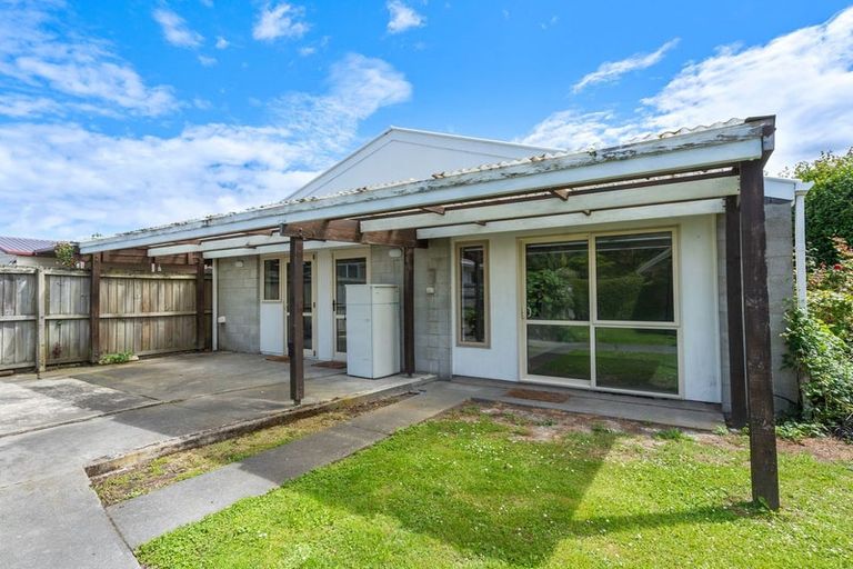 Photo of property in 21 Lochee Road, Upper Riccarton, Christchurch, 8041