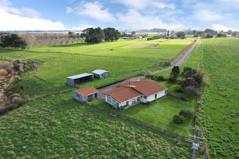 Photo of property in 246 Kawiu Road, Levin, 5510