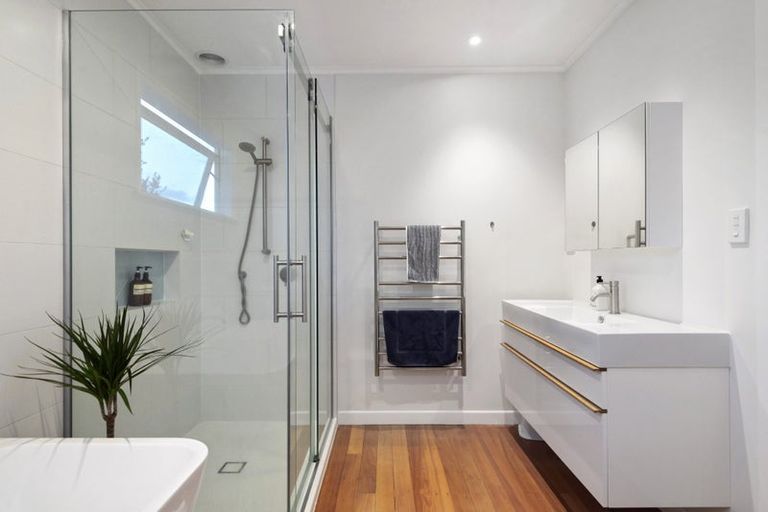 Photo of property in 1/10 Coronation Street, Belmont, Auckland, 0622