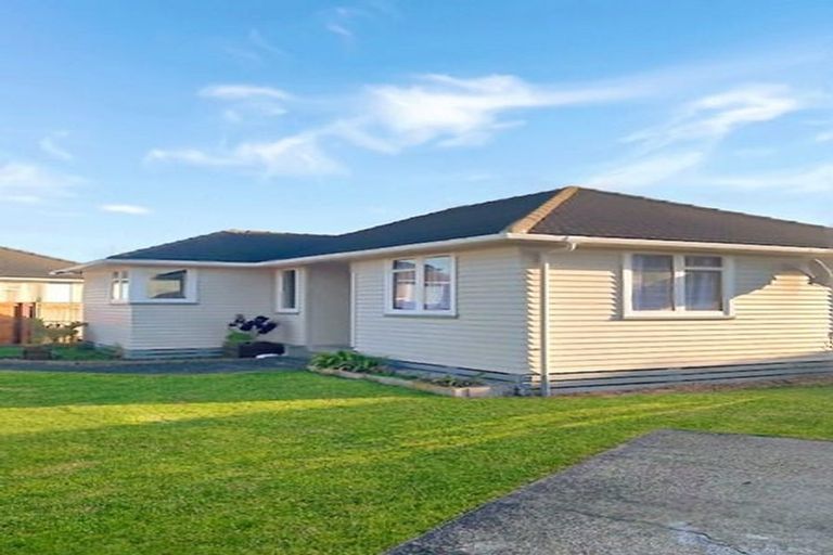 Photo of property in 23 Holland Crescent, Bulls, 4818