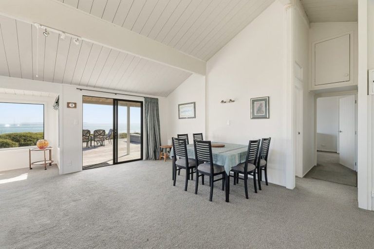 Photo of property in 31 Karewa Parade, Papamoa Beach, Papamoa, 3118