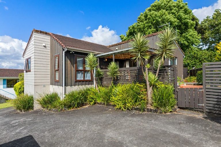 Photo of property in 21 Oreil Avenue, West Harbour, Auckland, 0618