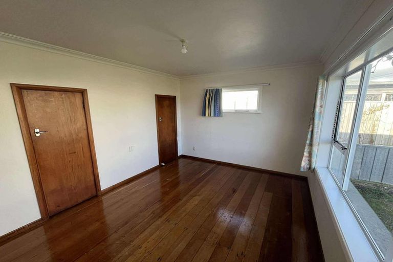 Photo of property in 3 Kauri Street, Levin, 5510