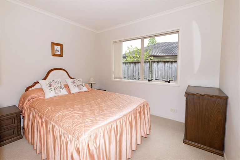 Photo of property in 26 Hillwell Drive, Henderson, Auckland, 0612