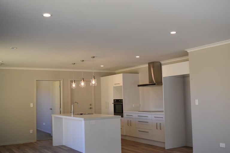 Photo of property in 6 Angus Place, Carterton, 5713