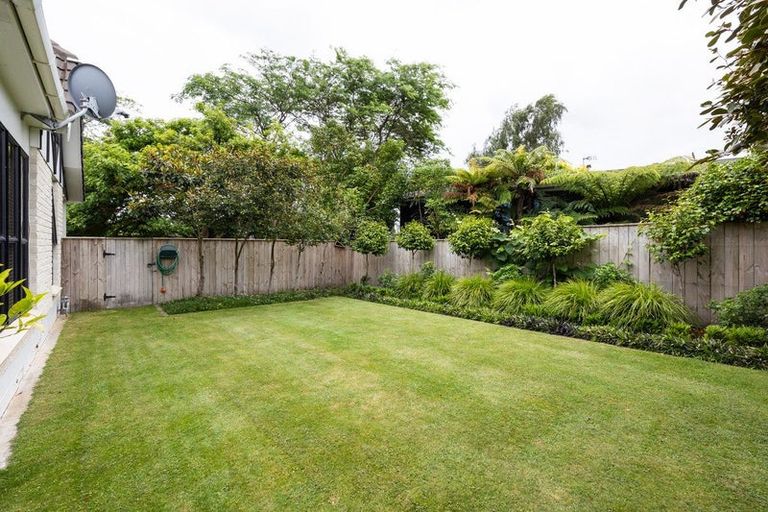 Photo of property in 1 Earl Place, Hokowhitu, Palmerston North, 4410