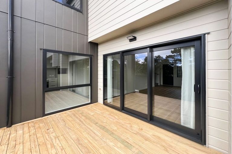 Photo of property in 4/29 Brandon Road, Glen Eden, Auckland, 0602