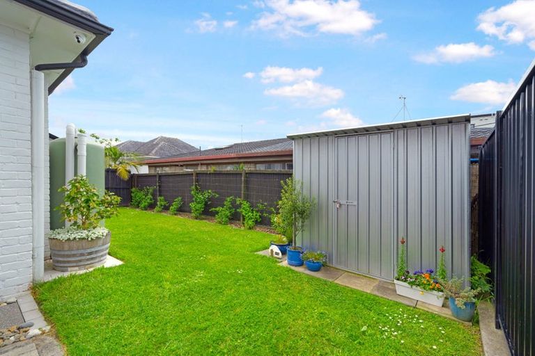 Photo of property in 54c Te Atatu Road, Te Atatu South, Auckland, 0610