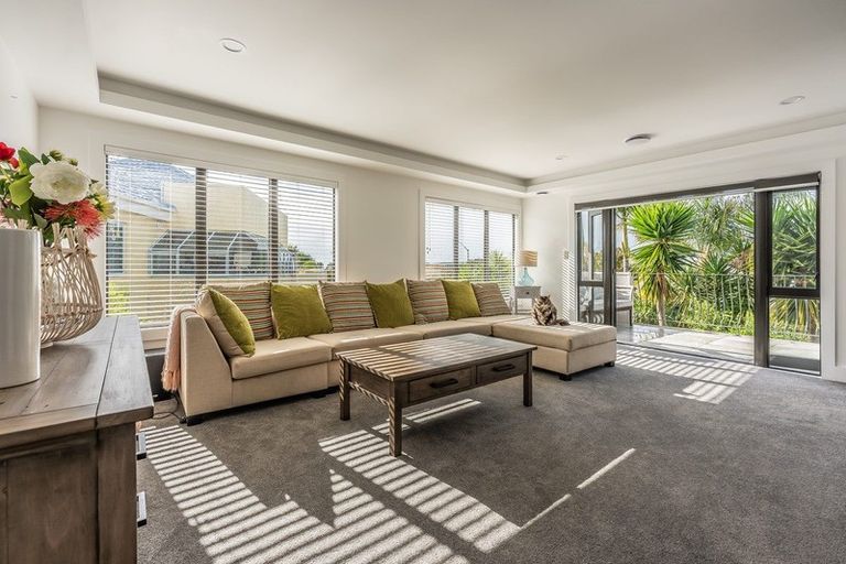 Photo of property in 353 Gulf Harbour Drive, Gulf Harbour, Whangaparaoa, 0930