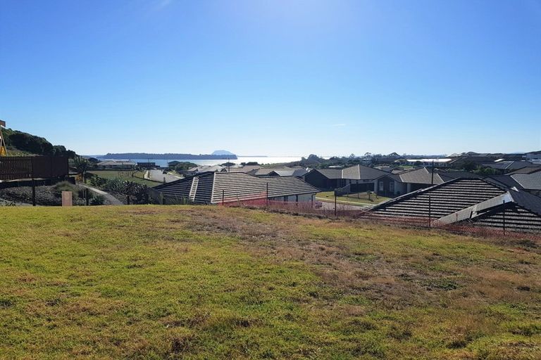 Photo of property in 13 Lakeside Terrace, Omokoroa, 3114