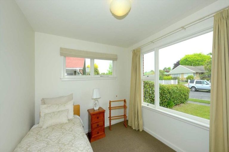 Photo of property in 12 Longmuir Street, Ilam, Christchurch, 8041