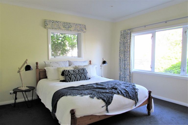 Photo of property in 18 Middleton Road, Johnsonville, Wellington, 6037