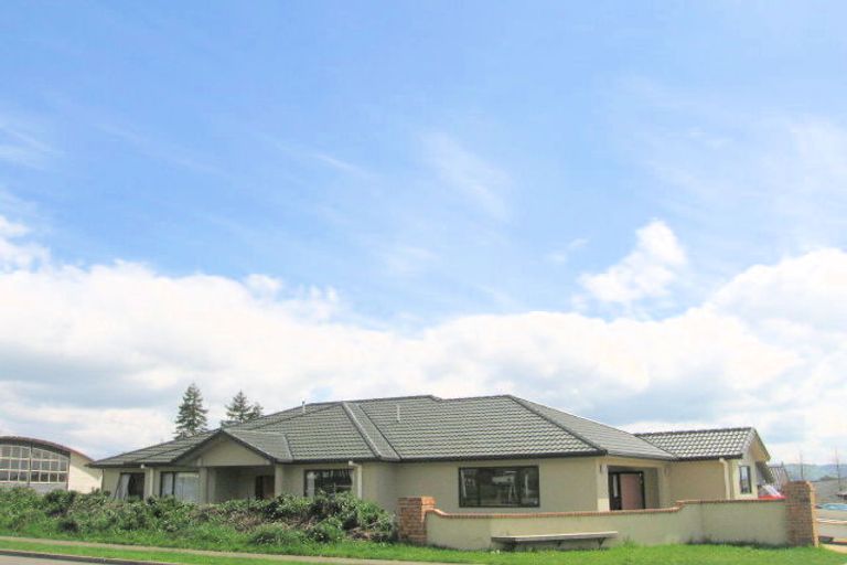 Photo of property in 2 Owhatiura Drive, Lynmore, Rotorua, 3010