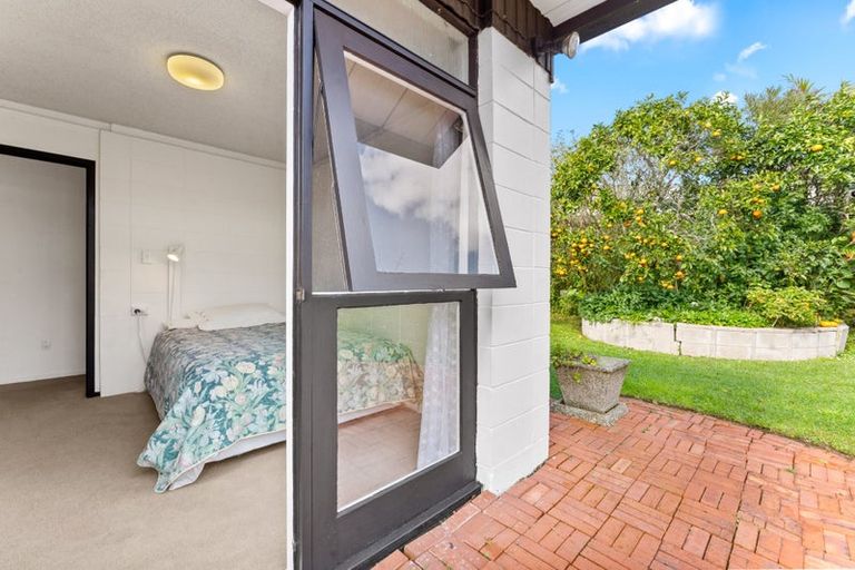 Photo of property in 2/10 Rodney Road, Northcote Point, Auckland, 0627