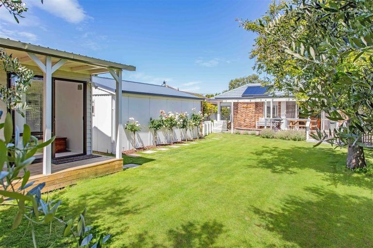 Photo of property in 265 Weston Road, Mairehau, Christchurch, 8052