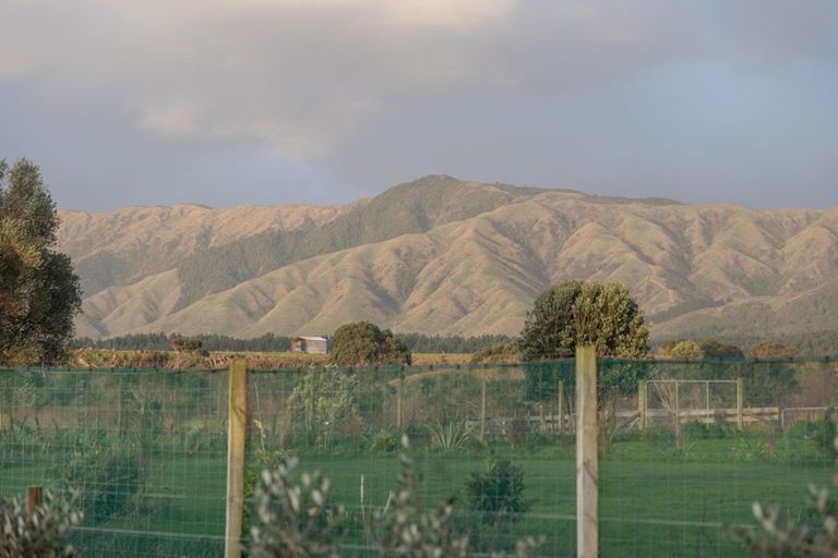 Photo of property in 15a Bovis Street, Shannon, 4821