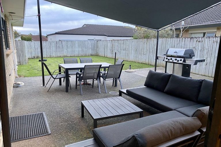 Photo of property in 43 Armoy Drive, East Tamaki, Auckland, 2016