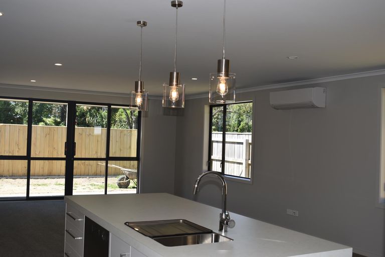 Photo of property in 6 Angus Place, Carterton, 5713