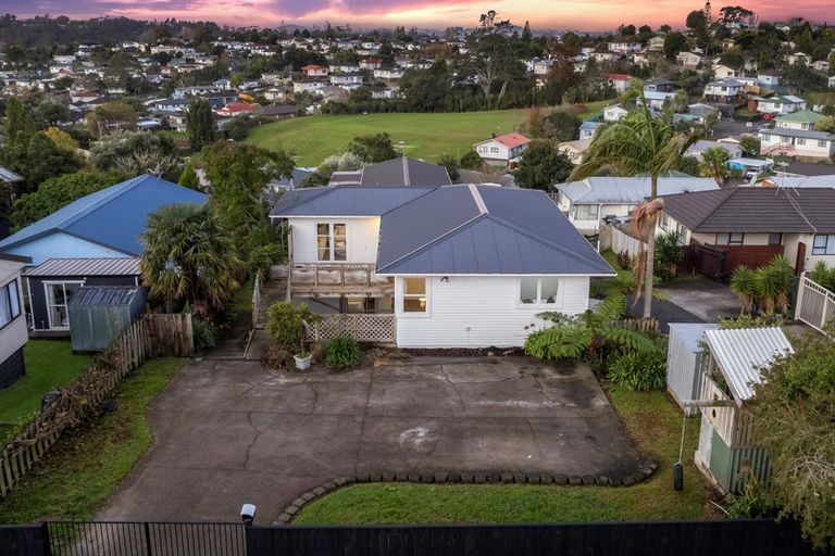 Photo of property in 217 Glengarry Road, Glen Eden, Auckland, 0602