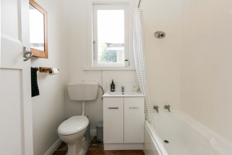 Photo of property in 143 Vigor Brown Street, Napier South, Napier, 4110