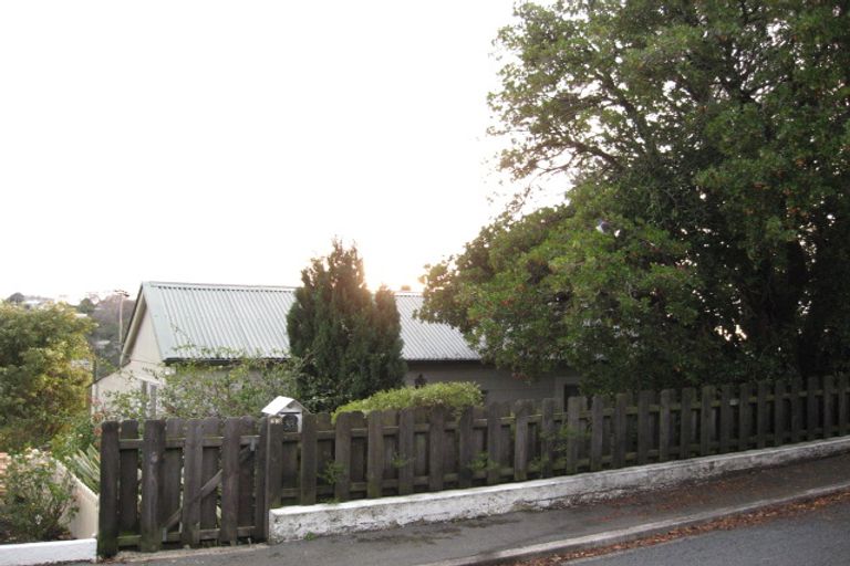 Photo of property in 33 Byron Street, Mornington, Dunedin, 9011