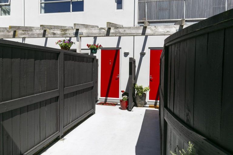 Photo of property in Galleria Apartments, 5/77 Tory Street, Te Aro, Wellington, 6011