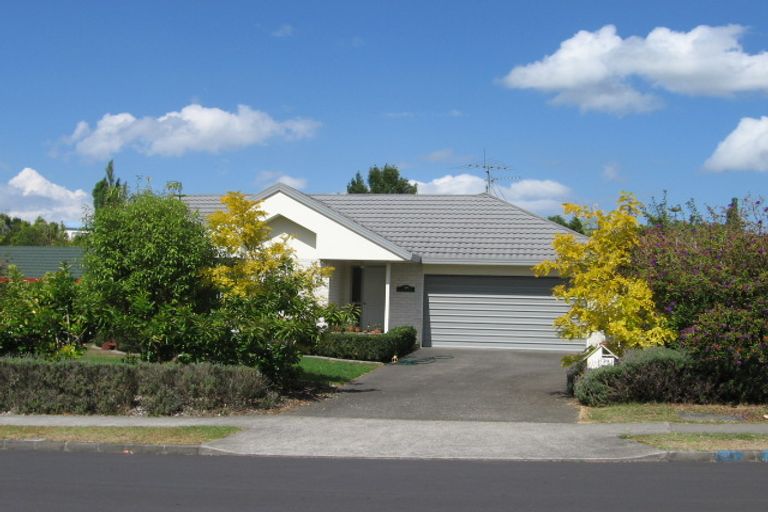 Photo of property in 24 Picasso Drive, West Harbour, Auckland, 0618