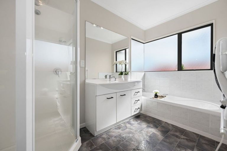 Photo of property in 7 Westview Place, Western Heights, Hamilton, 3200