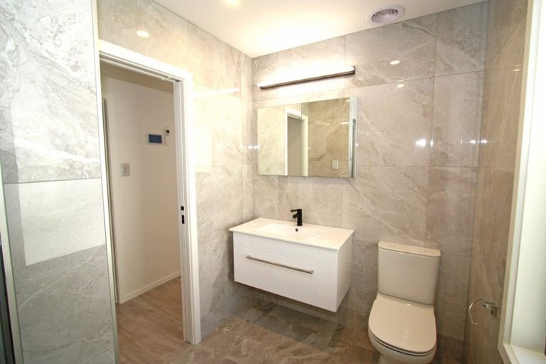 Photo of property in 5 Waterloo Place, Westown, New Plymouth, 4310