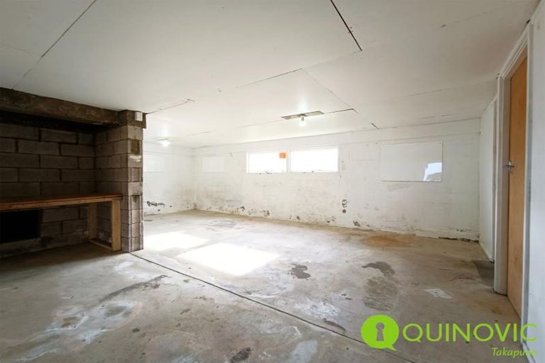 Photo of property in 520 Glenfield Road, Glenfield, Auckland, 0629