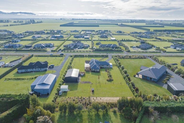 Photo of property in 25 Landsborough Drive, Darfield, 7571