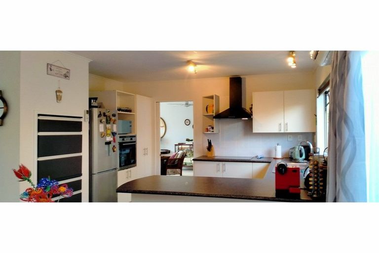 Photo of property in 11a Dawn Place, Waiuku, 2123