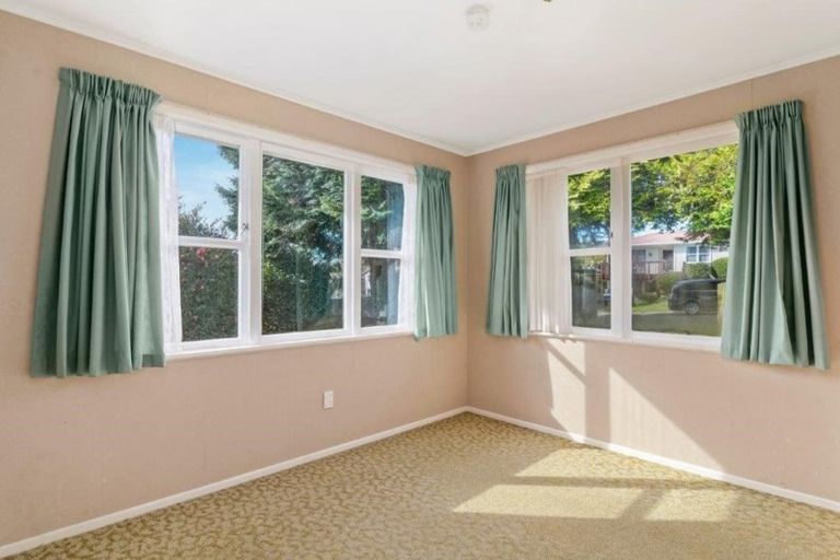 Photo of property in 2 Alastair Avenue, Owhata, Rotorua, 3010